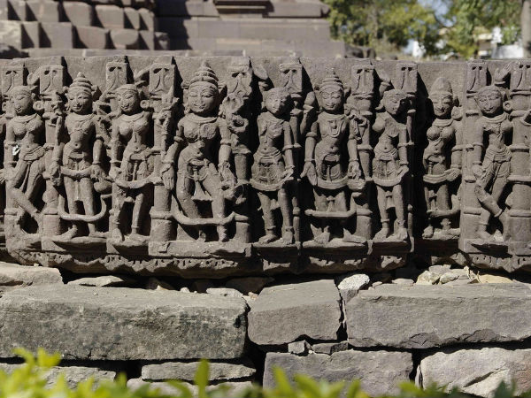 चलिए चलें, खंडहरों के नगर विदिशा की यात्रा पर! चलिए चलें, खंडहरों के नगर विदिशा की यात्रा पर!
