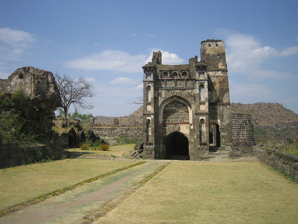 महाराष्ट्र में जटिल वास्तुकला का नमूना: दौलताबाद किला! महाराष्ट्र में जटिल वास्तुकला का नमूना: दौलताबाद किला!
