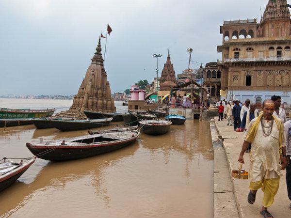 जलमग्न शिव मंदिर, वाराणसी