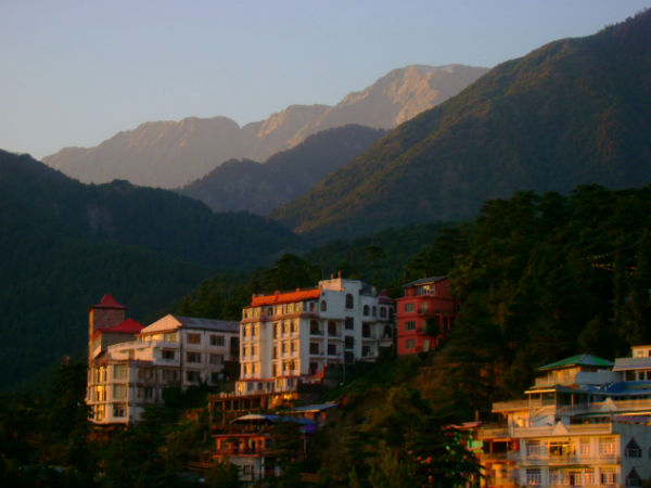 कैसे पहुंचें धर्मशाला