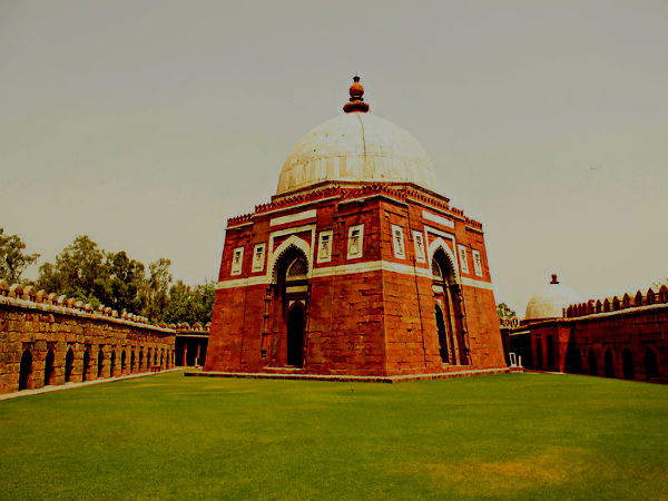 तुग़लक़ाबाद किला
