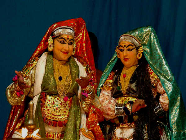 महिला पुरुष की बराबरी