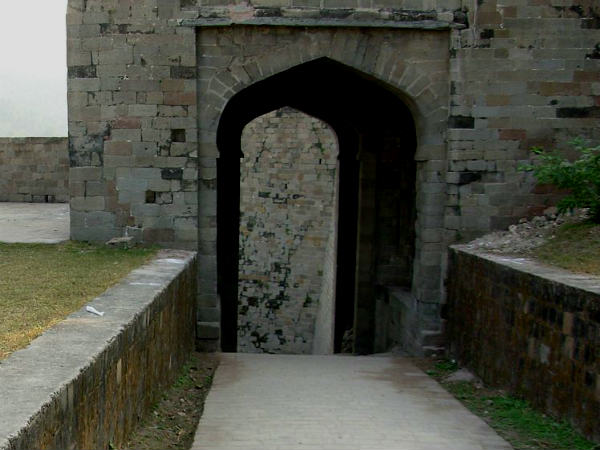 इतिहास दर्शाता कांगड़ा किला