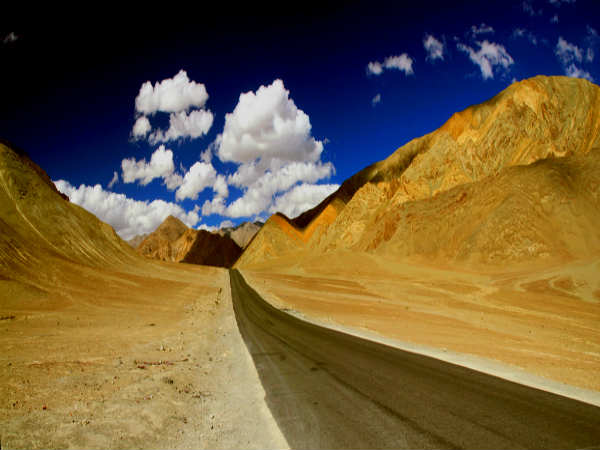 लद्दाख का रहस्यमय मैग्नेटिक हिल