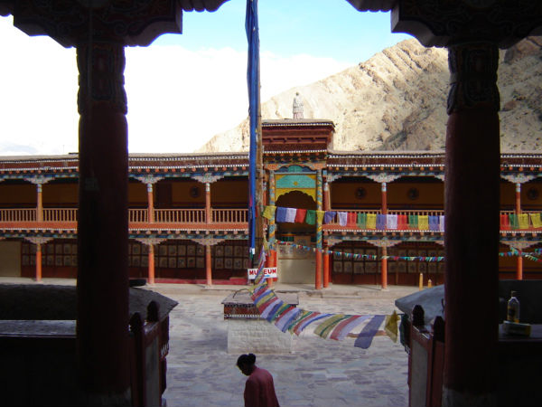 हेमिस मठ