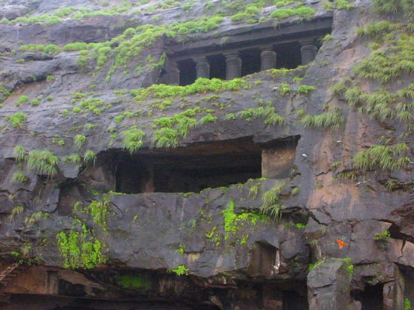 कार्ला की गुफाएं