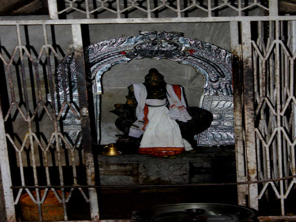 योगा नंदीदेश्वर मंदिर