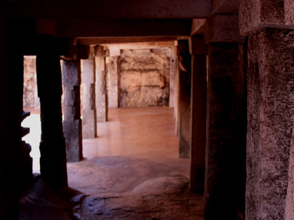 योगा नंदीदेश्वर मंदिर