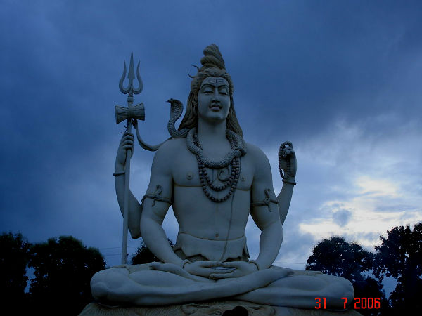 भगवान शिव की प्रतिमा