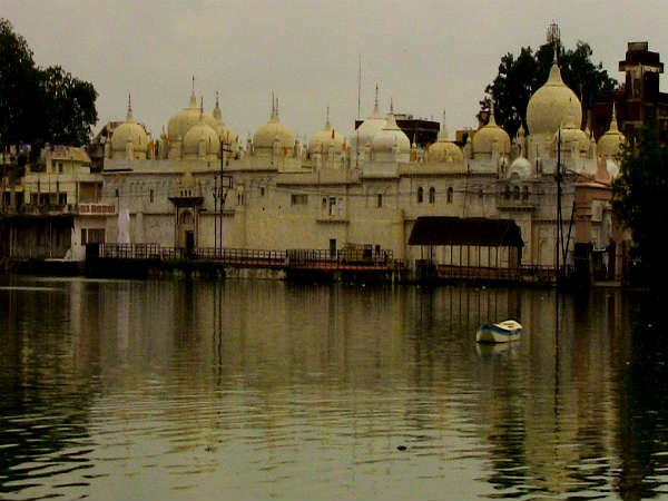 हनुमान ताल बड़ा जैन मंदिर