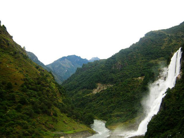 बोंगबोंग (नुरानंग) जलप्रपात