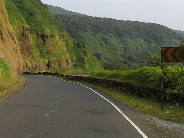 कैसे जाएं अंबोली
