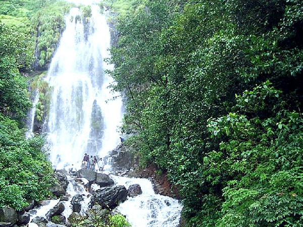 अंबोली झरना