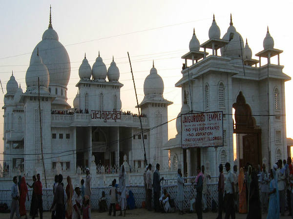 श्री राम जन्मभूमि अयोध्या की चुनिंदा तस्वीरें