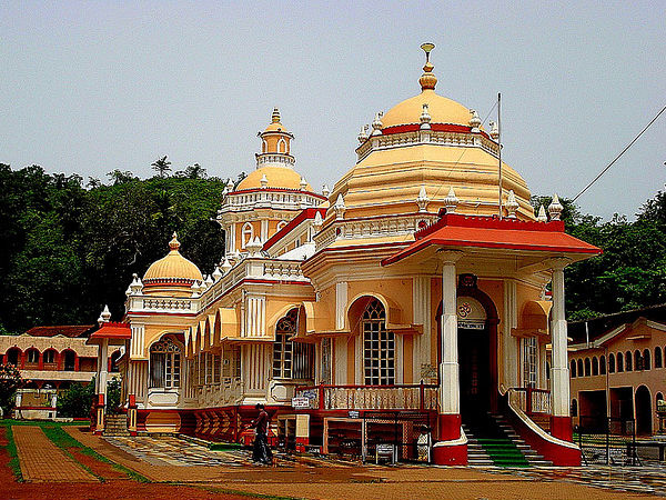 श्री मंगेशी मंदिर