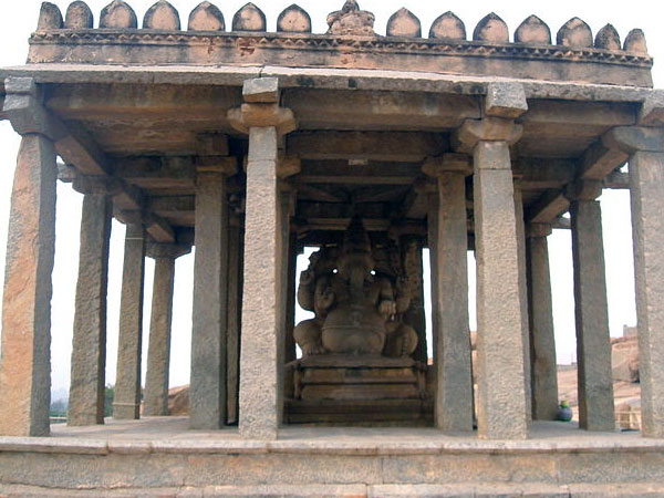 कदलेकालू गणेश मंदिर