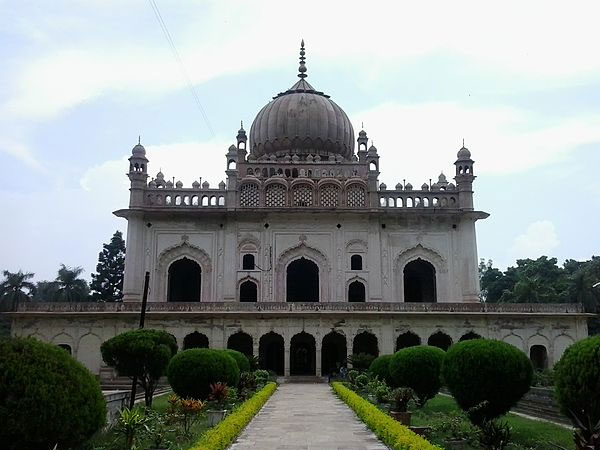 गुलाब बाड़ी