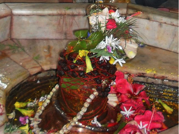 पातालेश्वर मंदिर