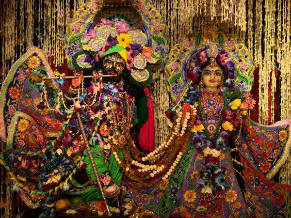 श्री श्री राधा पार्थसारथी मंदिर या इस्कॉन मंदिर