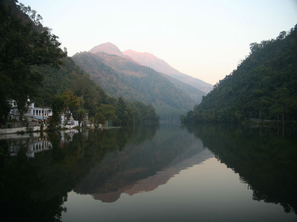 रेणुका झील