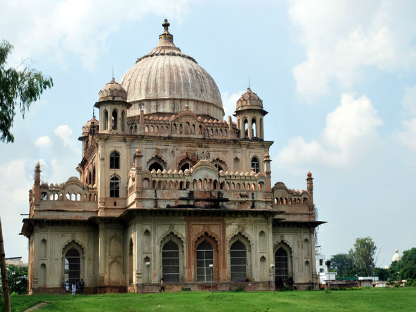 मकबरे
