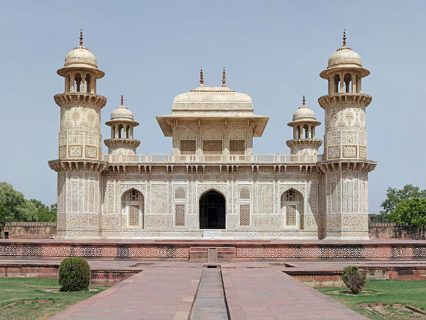 एतमादुद्दौला