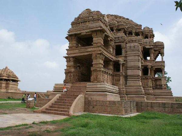 सास-बहु का मंदिर