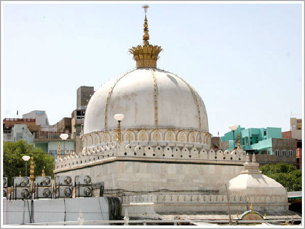 हज़रात ख्वाजा नईमुद्दीन चिश्ती की दरगाह शरीफ