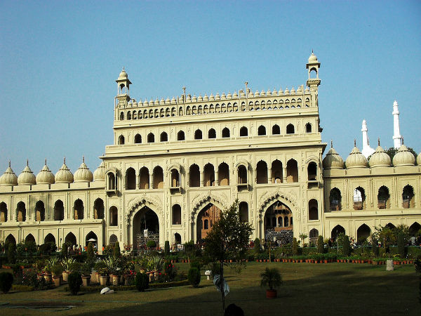 लखनऊ (गलौटी कबाब और लेवड़ी)