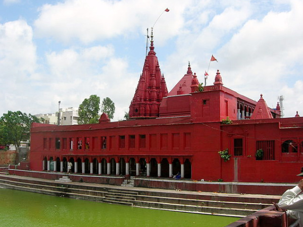 भारत के 5 विश्व प्रसिद्ध दुर्गा देवी मंदिर भारत के 5 विश्व प्रसिद्ध दुर्गा देवी मंदिर