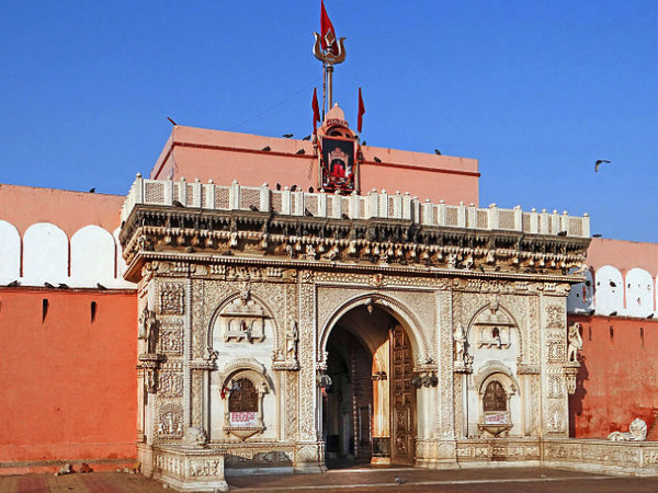 भारत के 5 विश्व प्रसिद्ध दुर्गा देवी मंदिर भारत के 5 विश्व प्रसिद्ध दुर्गा देवी मंदिर