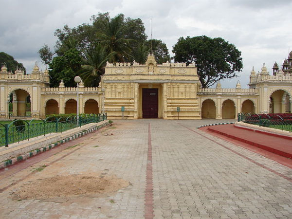 Trinayaneshwara Temple Trinayaneshwara Temple