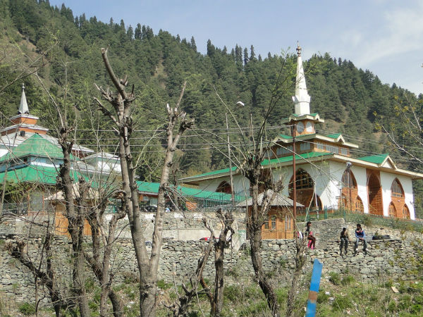 बाबा रेशी मंदिर