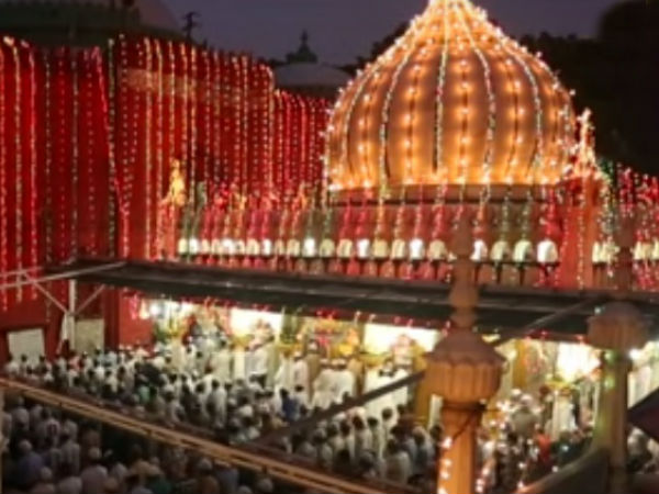 Qawwali Night at Nizamuddin Dargah Qawwali Night at Nizamuddin Dargah