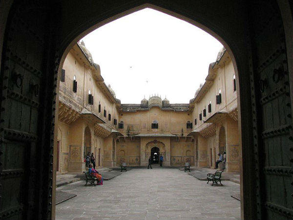 नाहरगढ़ किला