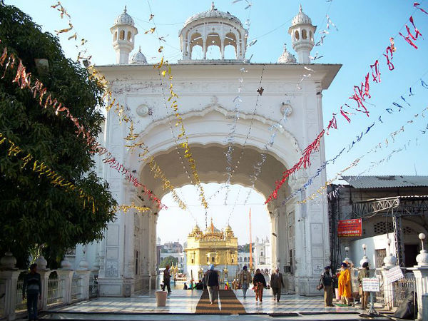 4 प्रवेशद्वार