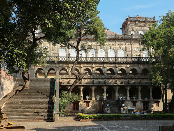 महल की वास्तुकला और विशेषताएं