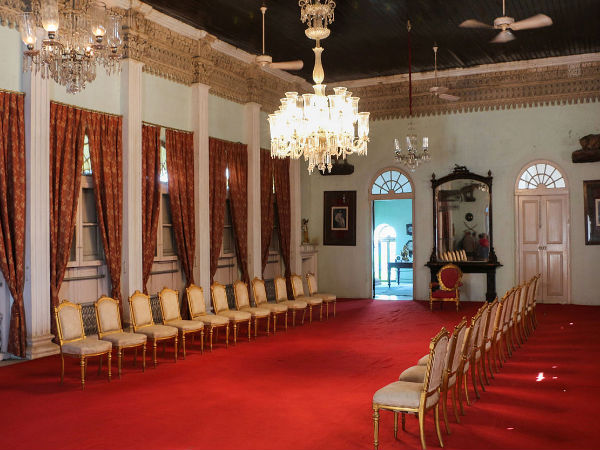 महल की वास्तुकला और विशेषताएं