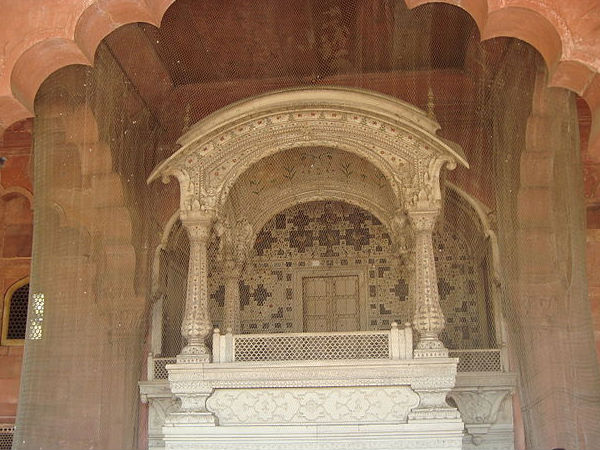 सिंहासन से सम्बंधित कोहीनूर हीरा