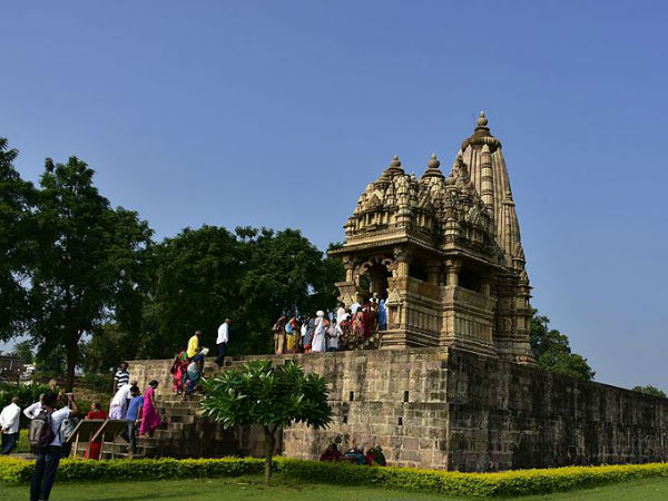 मंदिर का विभाजन