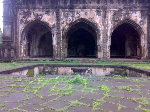 दापोली में और उसके आसपास बसे पर्यटक स्थल