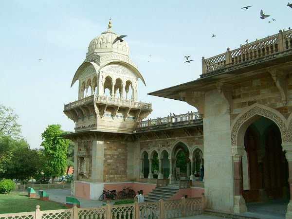 अल्बर्ट हॉल के आसपास अन्य पर्यटक स्थल