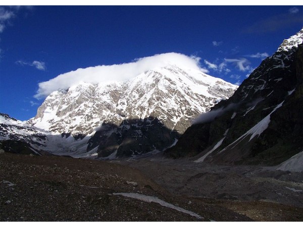 सतोपंथ झील की ओर ट्रेकिंग