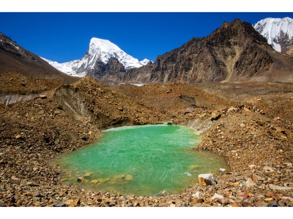 त्रिभुजाकार झील से जुड़ी एक अन्य कथा