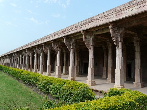 होशंगशाह की कब्र