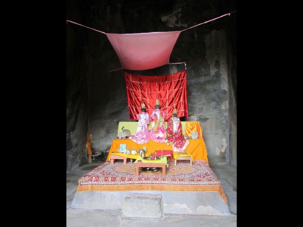 मसरूर रॉक कट मंदिर