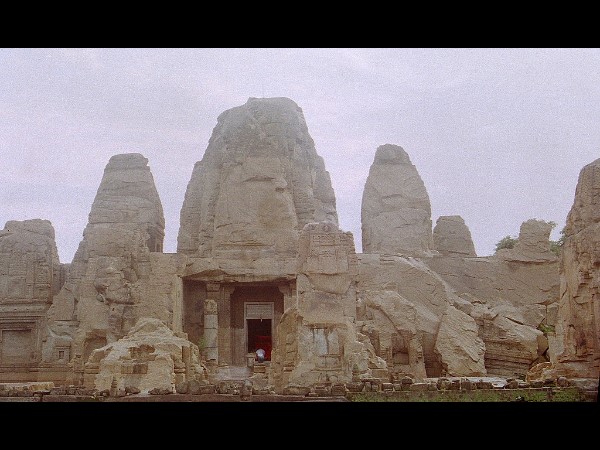 मसरूर रॉक कट मंदिर
