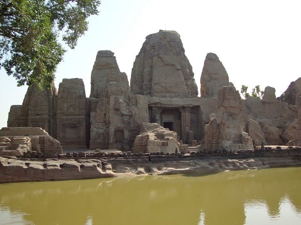 हिमालयी पिरामिड की पौराणिक कथा