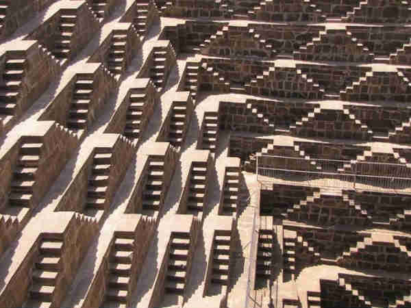 travel guide Chand Baori Step Well in Rajasthan travel guide Chand Baori Step Well in Rajasthan