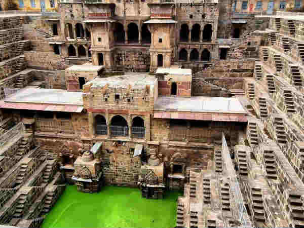 travel guide Chand Baori Step Well in Rajasthan travel guide Chand Baori Step Well in Rajasthan